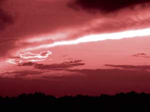 Himmel über Zossen - rot - Fotografie der Triologie 'rgb'